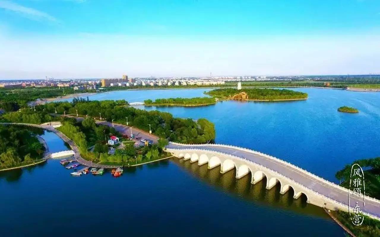 企业导师指导学生实训